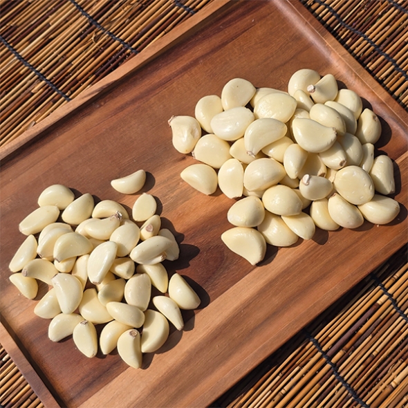 [김장철] 진하게 퍼지는  알싸한 맛의  깐마늘