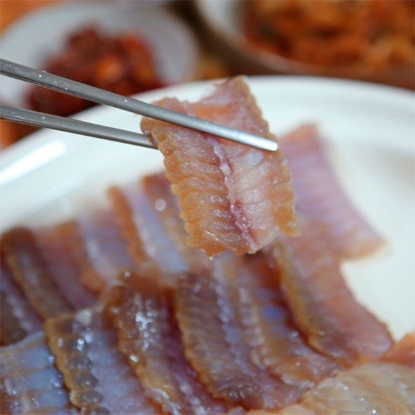 깊은 맛이 살아있는 흑산도 홍어(푸)
