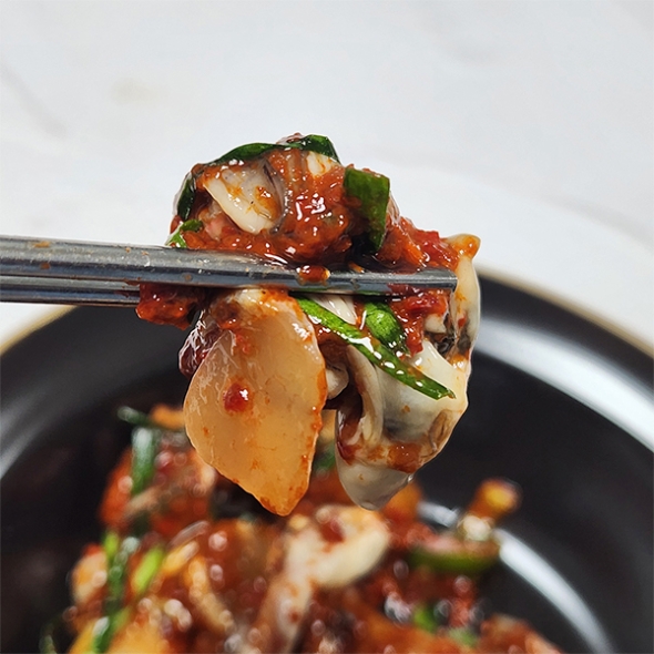 [만원의 행복] 신선함 그대로  통영 생굴무침(푸)