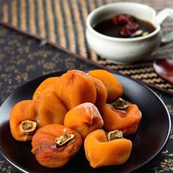 전통방식의 반건시 영동곶감(푸)