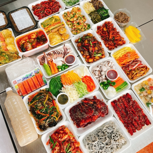 순수한반찬] 고급반찬 골라담기