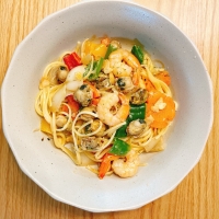 순수한반찬] [야식]  이모카세 세트 (크림새우가리비버터구이,오돌뼈볶음,짬뽕탕,맛살전)